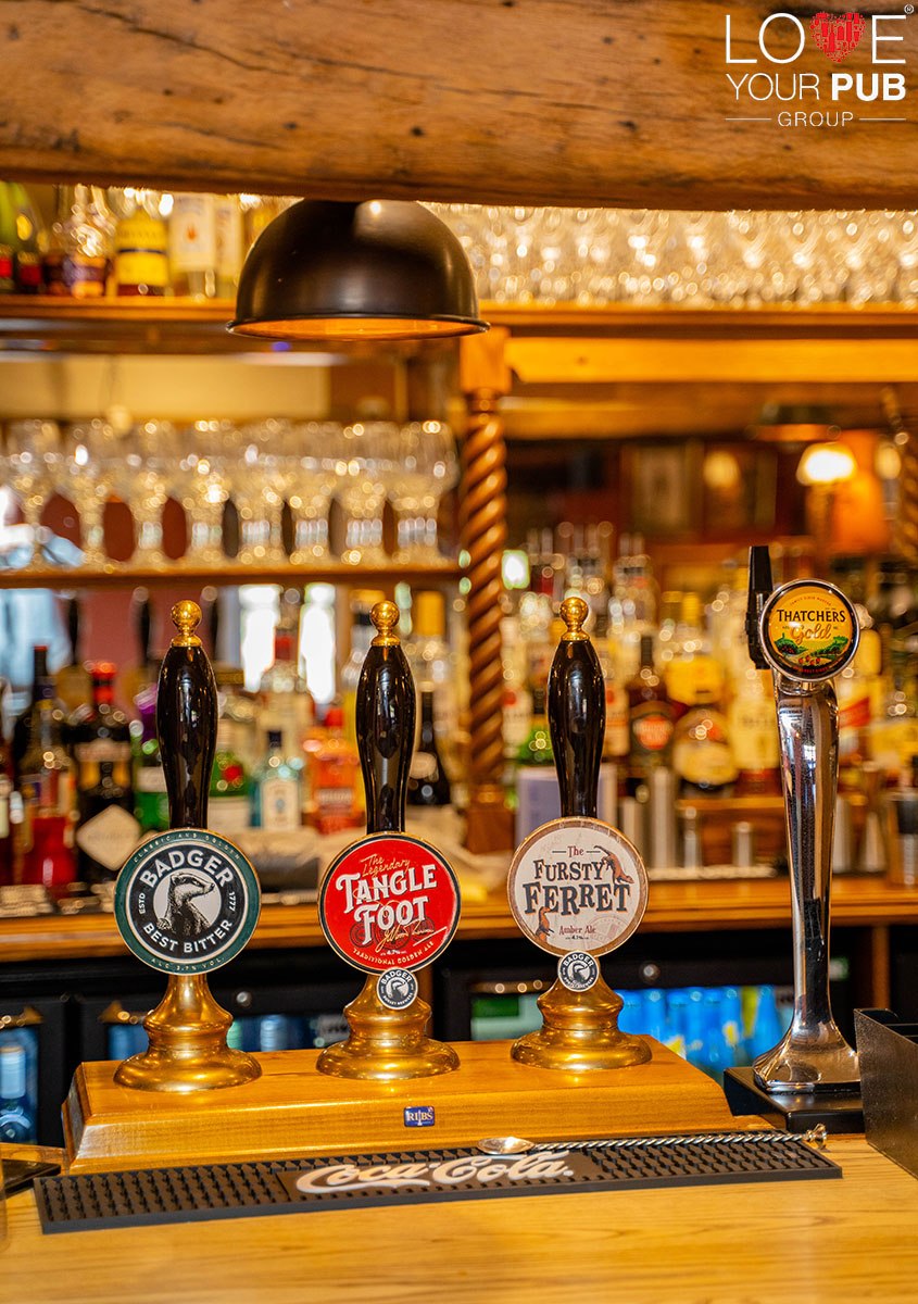 Country Pubs For Fathers Day In Hook – Spoil Dad At The Jekyll & Hyde !